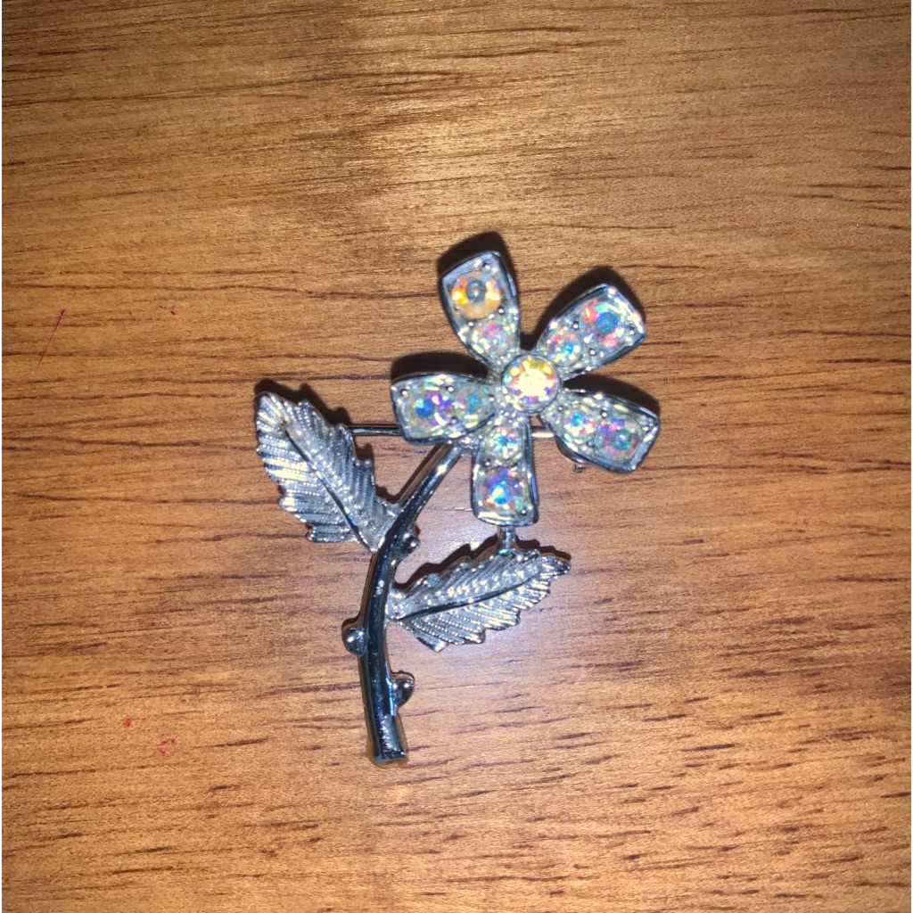 Vintage Sarah Cov Silvertone Aurora Borelis Flower Shape Pin Brooch